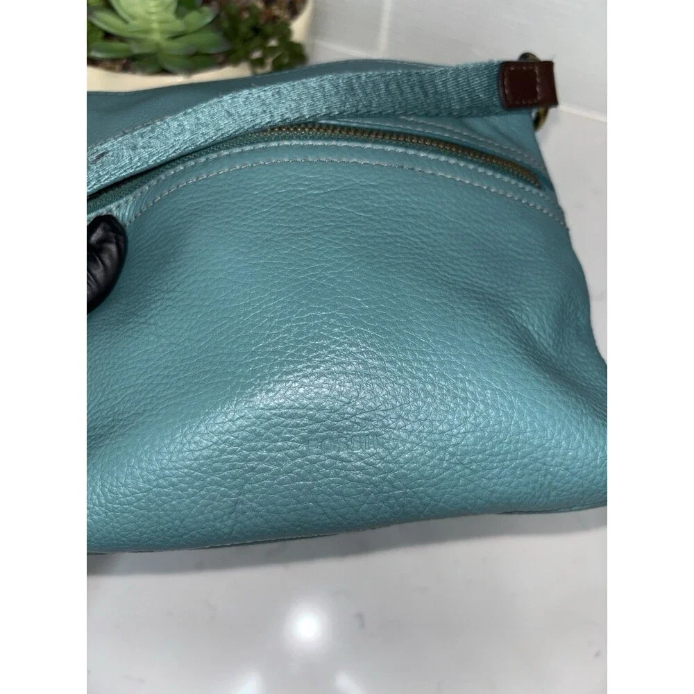Fossil teal pebbled